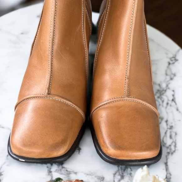 Clarks Y2K Tan Leather Heel Square Toe Boots Size 9.5 - Picture 2 of 14